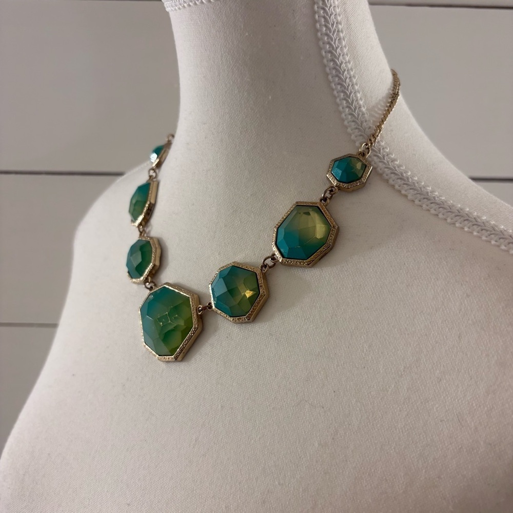 Elegant Gold and Green Statement Necklace - Picture 3 of 4